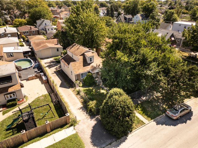 4821 S Lotus Avenue, Chicago, IL 60638