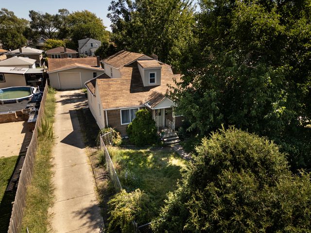 4821 S Lotus Avenue, Chicago, IL 60638