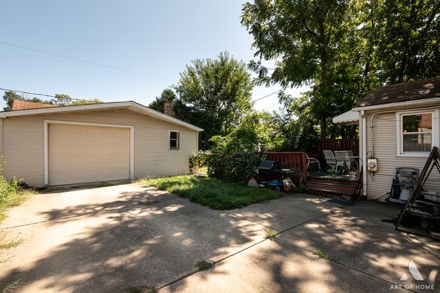 4821 S Lotus Avenue, Chicago, IL 60638