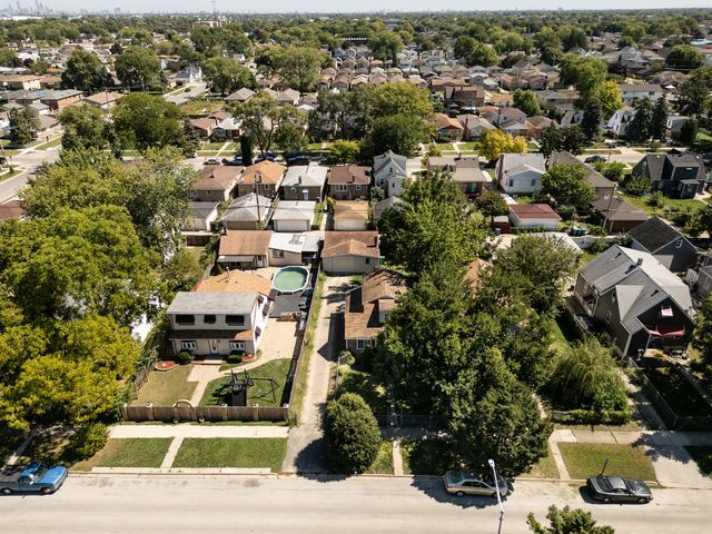 4821 S Lotus Avenue, Chicago, IL 60638