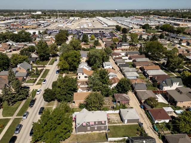 4821 S Lotus Avenue, Chicago, IL 60638