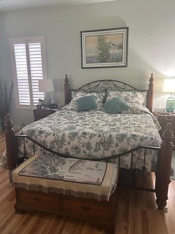 489 MEANDERING WAY, Polk City, FL 33868