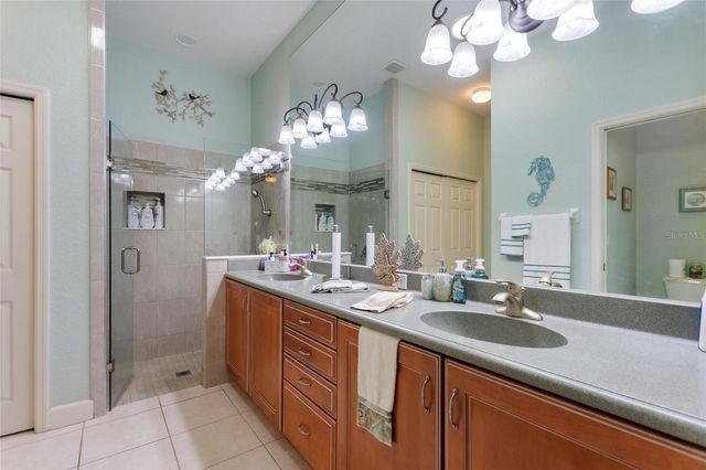 489 MEANDERING WAY, Polk City, FL 33868