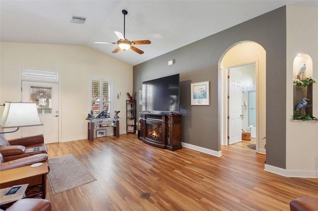 489 MEANDERING WAY, Polk City, FL 33868