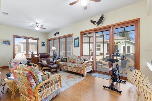 489 MEANDERING WAY, Polk City, FL 33868