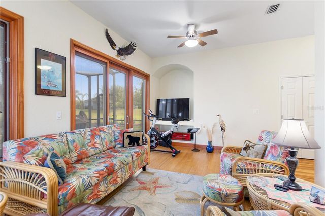 489 MEANDERING WAY, Polk City, FL 33868