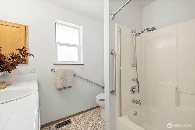 4926 Forest Drive, Everett, WA 98203