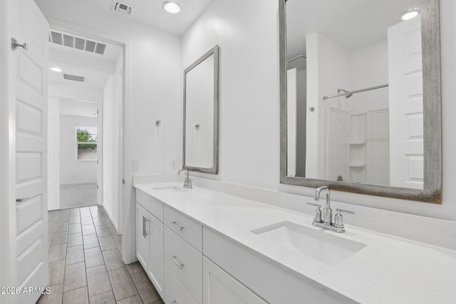 73 E CAPRICORN Way, Chandler, AZ 85249