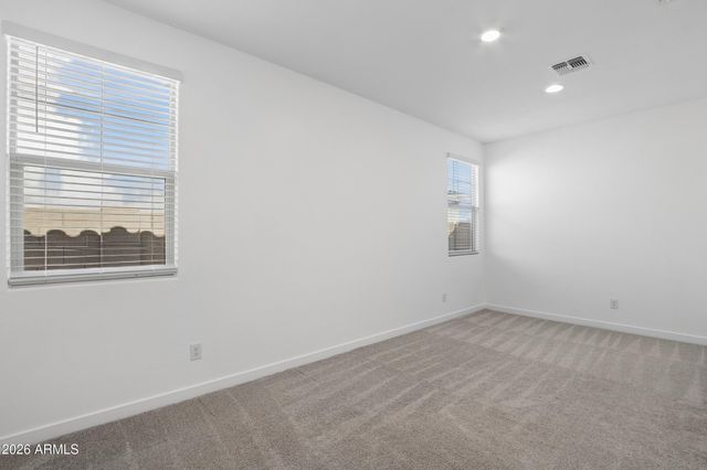 73 E CAPRICORN Way, Chandler, AZ 85249