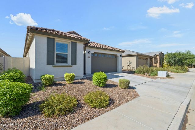 73 E CAPRICORN Way, Chandler, AZ 85249