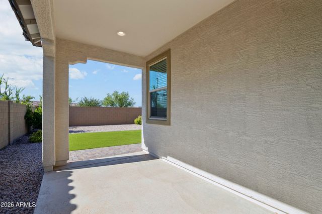73 E CAPRICORN Way, Chandler, AZ 85249