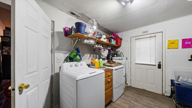 2021 W 4th Ave, Kennewick, WA 99336