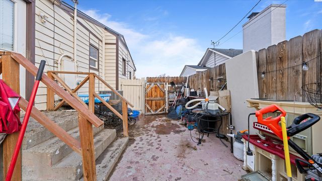 2021 W 4th Ave, Kennewick, WA 99336