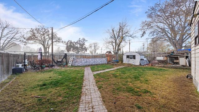 2021 W 4th Ave, Kennewick, WA 99336