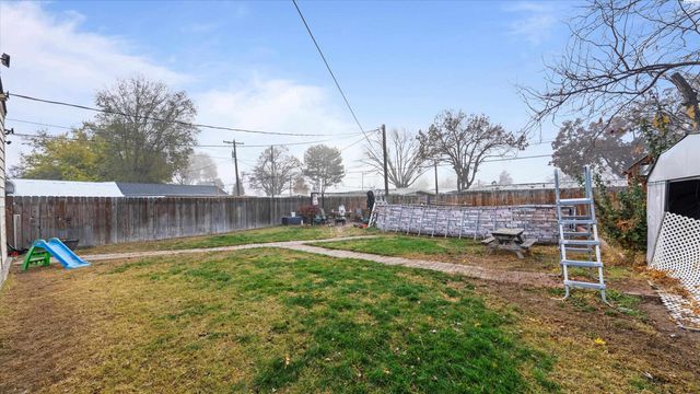 2021 W 4th Ave, Kennewick, WA 99336