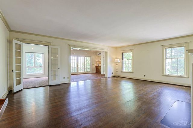 11 Weebetook Lane, Cincinnati, OH 45208