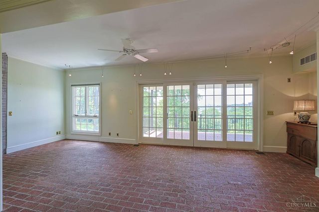 11 Weebetook Lane, Cincinnati, OH 45208