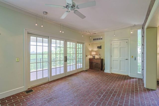 11 Weebetook Lane, Cincinnati, OH 45208