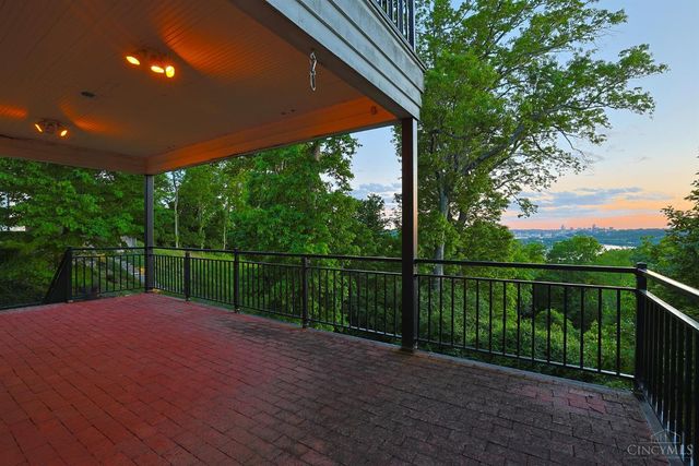 11 Weebetook Lane, Cincinnati, OH 45208