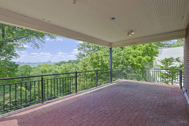 11 Weebetook Lane, Cincinnati, OH 45208