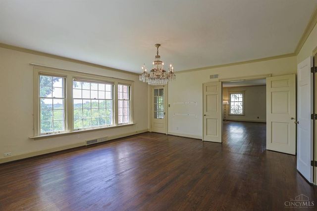 11 Weebetook Lane, Cincinnati, OH 45208