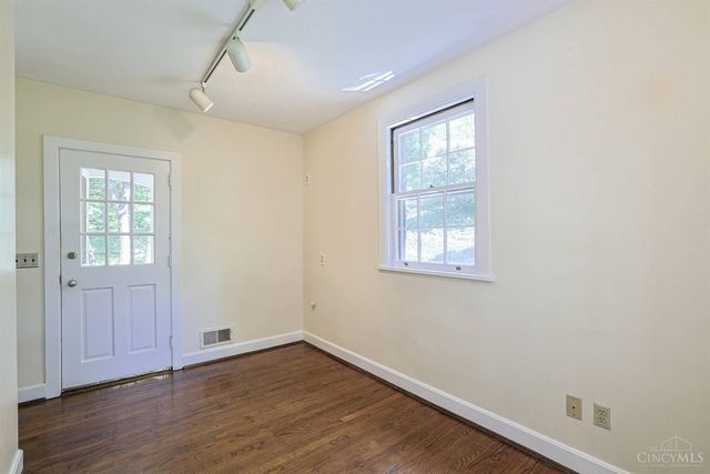 11 Weebetook Lane, Cincinnati, OH 45208