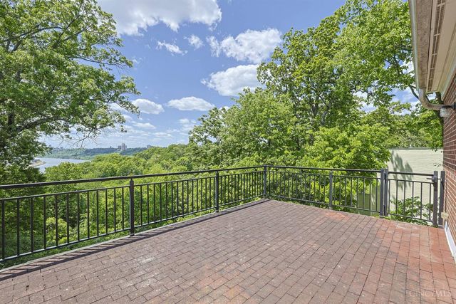 11 Weebetook Lane, Cincinnati, OH 45208