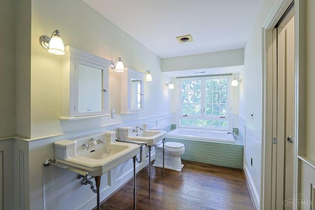11 Weebetook Lane, Cincinnati, OH 45208