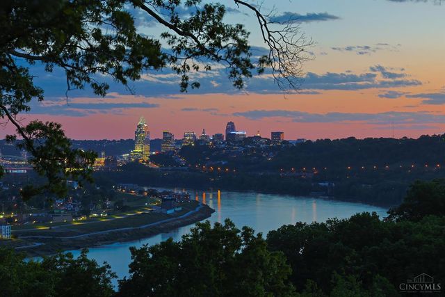 11 Weebetook Lane, Cincinnati, OH 45208