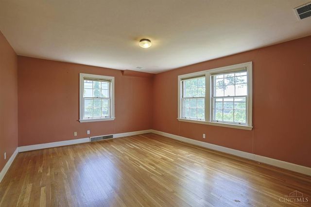 11 Weebetook Lane, Cincinnati, OH 45208