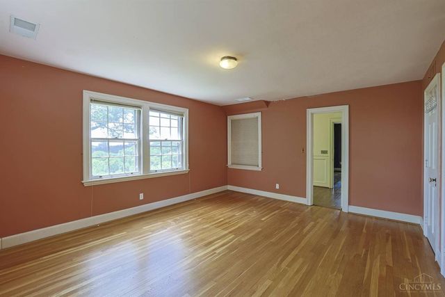 11 Weebetook Lane, Cincinnati, OH 45208