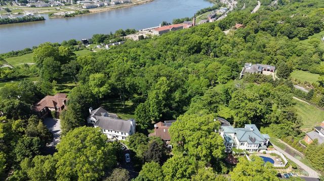 11 Weebetook Lane, Cincinnati, OH 45208