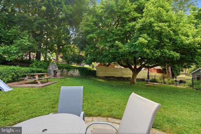 455 GLENDALE CIR, Springfield, PA 19064