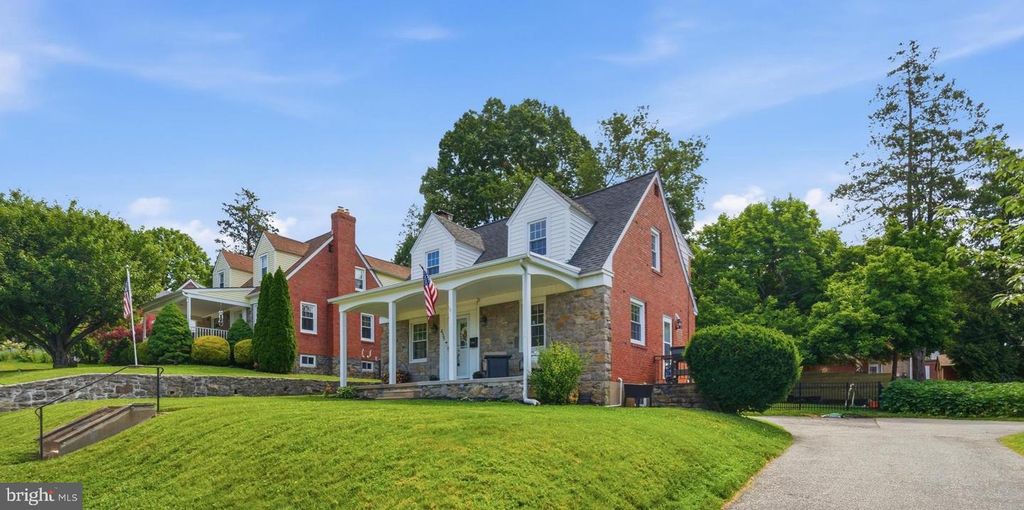 455 GLENDALE CIR, Springfield, PA 19064