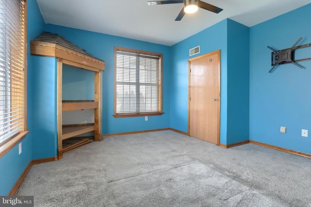 865 DRY RUN RD, Grantville, PA 17028