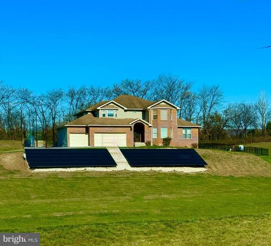 865 DRY RUN RD, Grantville, PA 17028