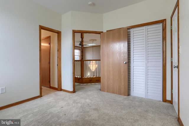 865 DRY RUN RD, Grantville, PA 17028