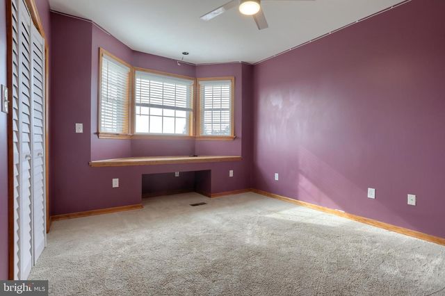 865 DRY RUN RD, Grantville, PA 17028