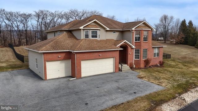 865 DRY RUN RD, Grantville, PA 17028