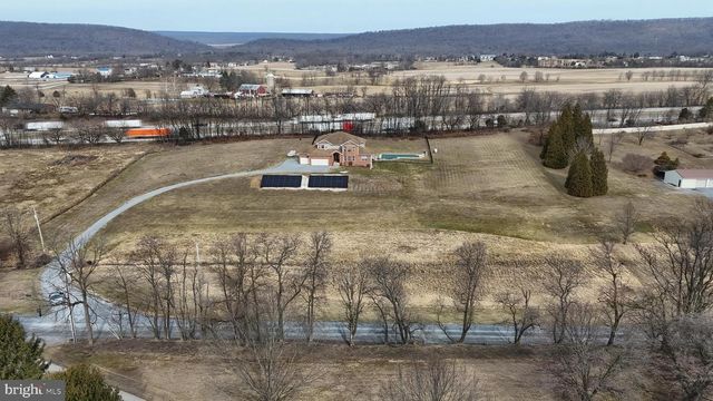 865 DRY RUN RD, Grantville, PA 17028