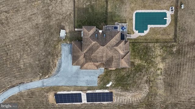 865 DRY RUN RD, Grantville, PA 17028