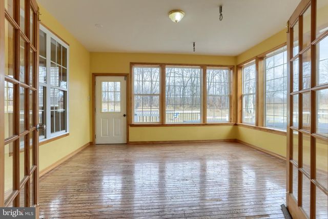 865 DRY RUN RD, Grantville, PA 17028