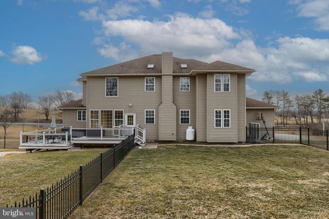 865 DRY RUN RD, Grantville, PA 17028