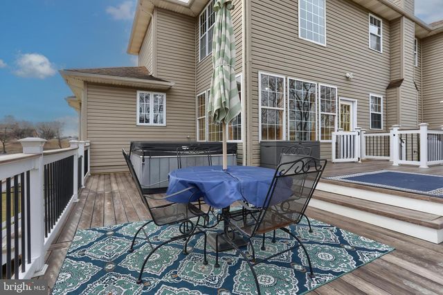 865 DRY RUN RD, Grantville, PA 17028