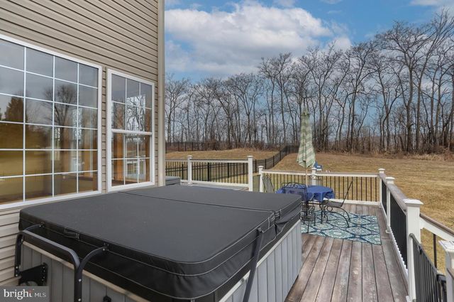 865 DRY RUN RD, Grantville, PA 17028