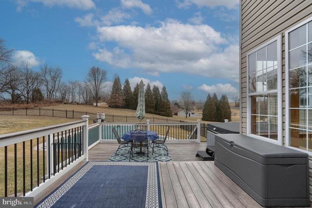 865 DRY RUN RD, Grantville, PA 17028