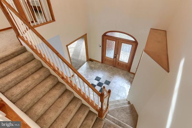 865 DRY RUN RD, Grantville, PA 17028