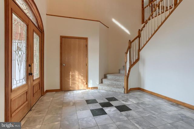 865 DRY RUN RD, Grantville, PA 17028