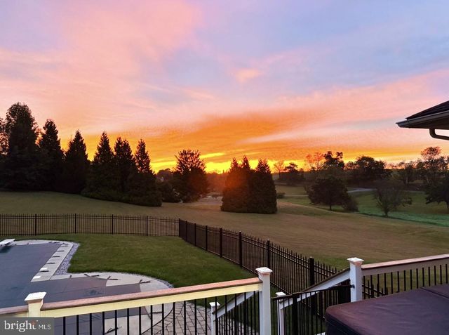 865 DRY RUN RD, Grantville, PA 17028