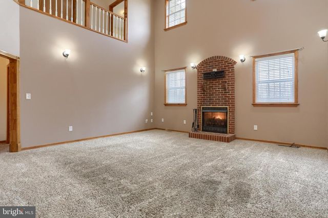 865 DRY RUN RD, Grantville, PA 17028